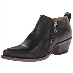 Frye Sacha Moto ankle boots